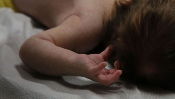 Tenía seis días de nacido: 15 años de prisión para madre que asfixió a su hijo en Punta Arenas