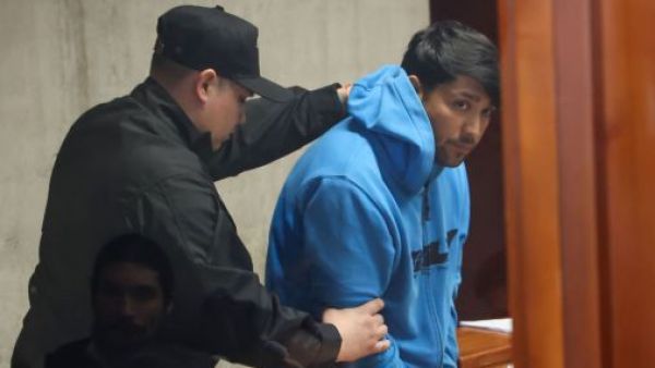 <p>Prisión preventiva para sujeto que atacó a carabinero con ladrillo en Las Condes</p>Prisión preventiva para sujeto que atacó a carabinero con ladrillo en Las Condes
