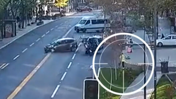 Impactante video: Trabajador municipal salva de milagro de ser aplastado tras choque en Providencia
