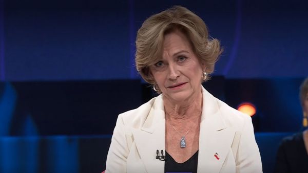 <p>Candidata presidencial de Chile Vamos y Demócratas, Evelyn Matthei (UDI)</p>"Si han usado bombas molotov pasan a ser delincuentes": La mirada de Matthei sobre violencia escolar
