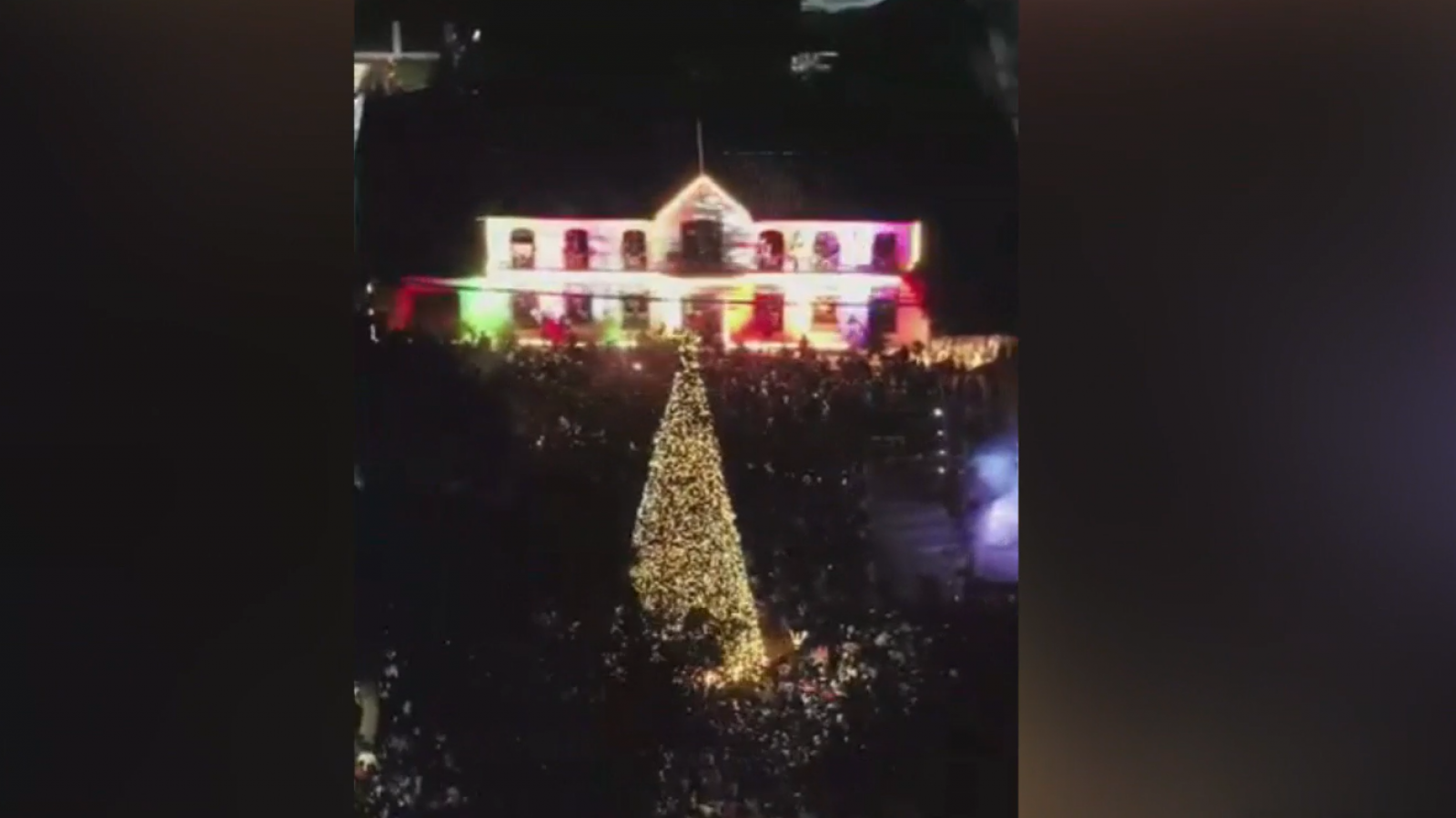 Se apagaron las luces: Buin desiste de árbol de navidad de $76 millones
