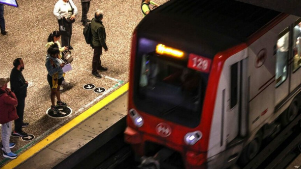 "Sé que hay alguien que te espera día a día": El emotivo mensaje de conductor de Metro sobre salud mental
