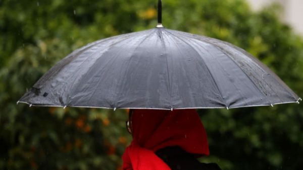¿Qué día y sector? Iván Torres anuncia posible lluvia para la zona central
