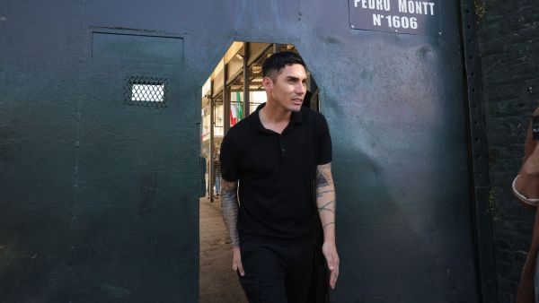 Decretan arresto domiciliario total para Jean Paul Pineda por agresión a su pareja
