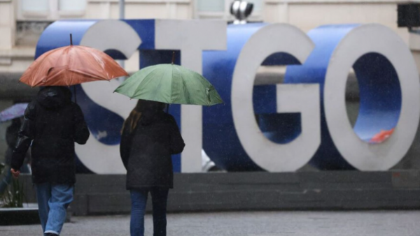 ¿A qué hora comienza y cuánto durará?: El detalle de la lluvia confirmada para Santiago
