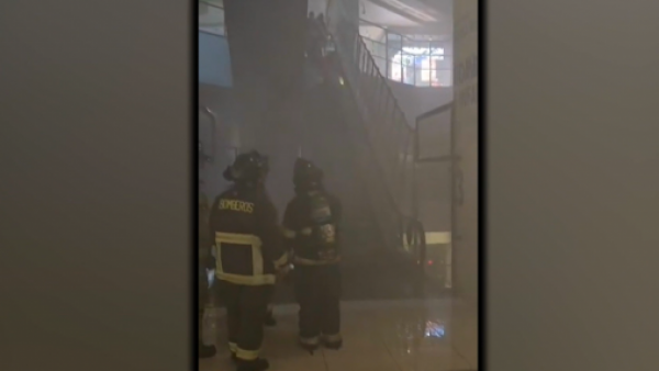 Incendio en Costanera Center: Revelan el posible origen del fuego en tienda deportiva
