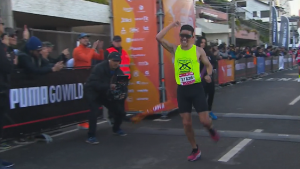 Omar Ceballo, ganador 10K del Puma Maratón de Viña del Mar 2025