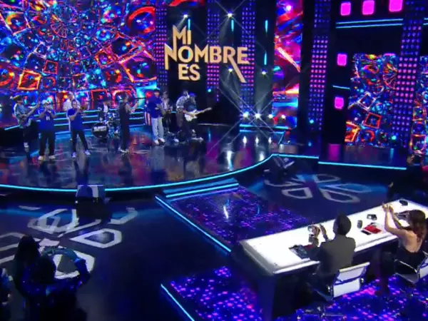 La Combo Tortuga en el escenario de Mi Nombre Es 2