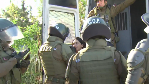 Masivo desalojo en Toma Dignidad: Gran operativo policial deja a los primeros detenidos

