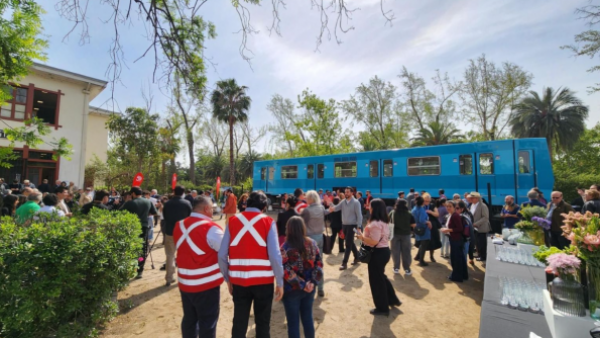 El histórico vagón del primer viaje de Metro de Santiago es parte del Museo Ferroviario
