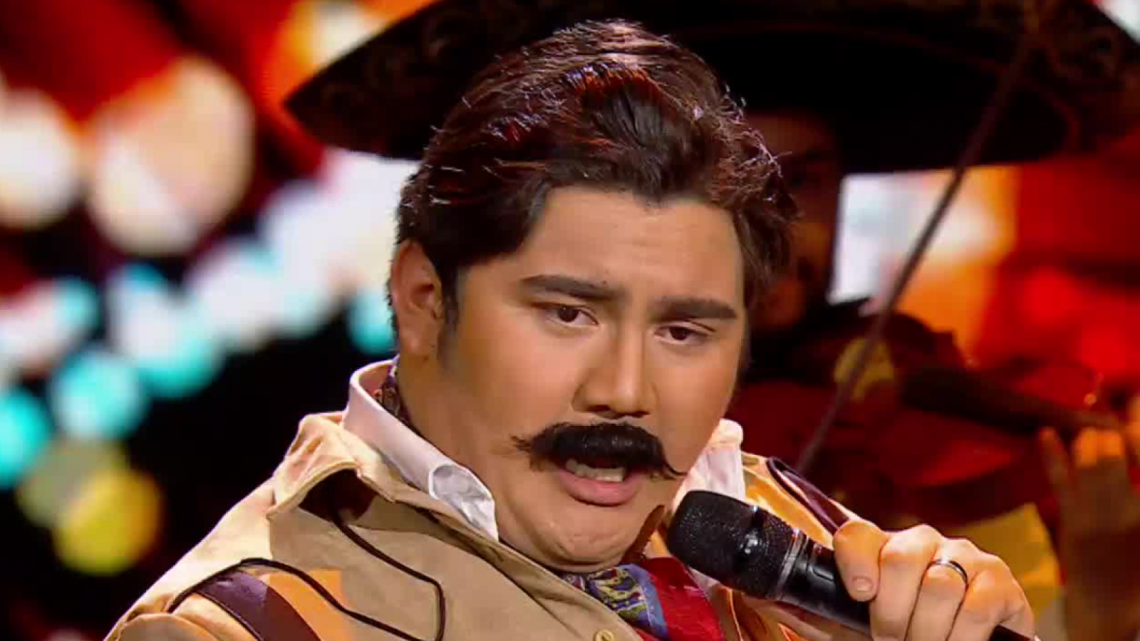 ¡Con baile incluido! Desde México llega la ranchera de Vicente Fernández
