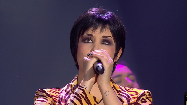 Dolores O'Riordan deslumbra con su voz en "Mi Nombre Es 2"
