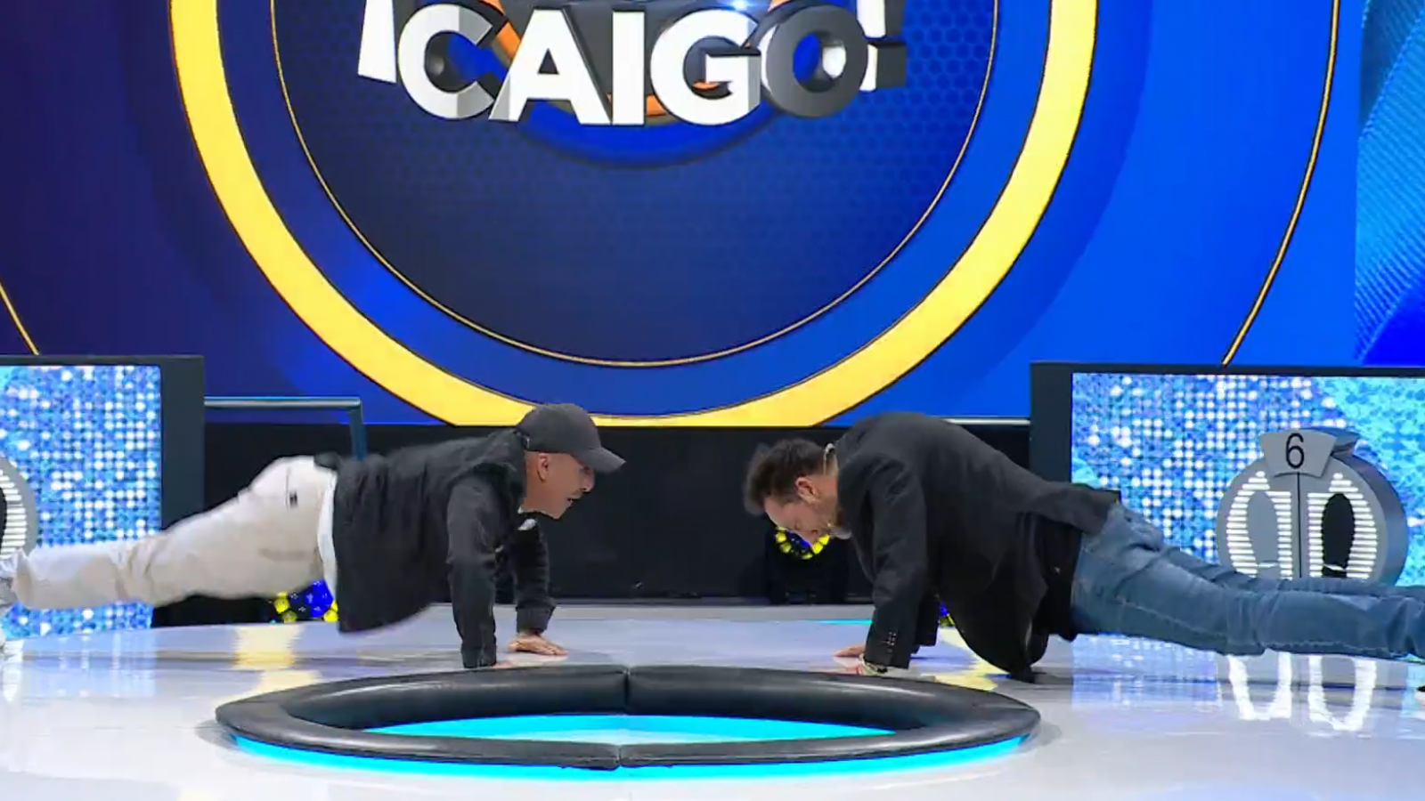 ¡A sus 55 años Ricardo hace flexiones como si tuviera 18!

