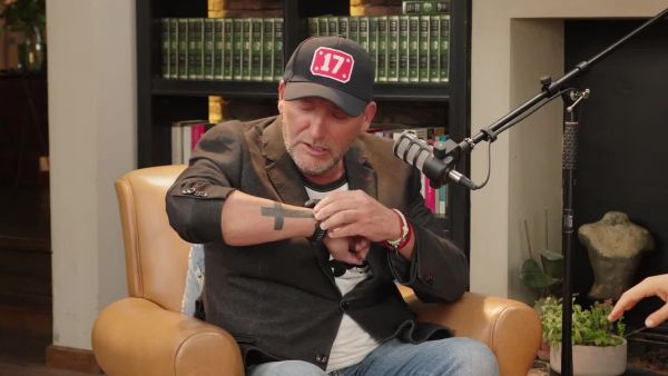 Daniel Fuenzalida explica las razones de su nuevo tatuaje