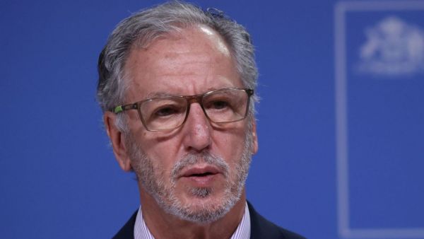 <p>Ministro Álvaro García con un fondo azul tras su espalda. </p>Ministro García sobre compensaciones por cobros de cuentas de luz: "Va a ser una tarea principal"
