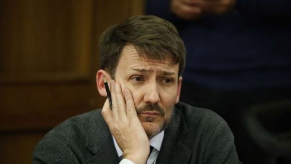 "Reducción de tarifas": Ministro Pardow responde por error de cálculo en cuentas de luz
