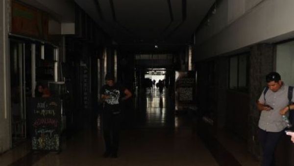 Reportan cortes de luz en varias comunas de la región Metropolitana