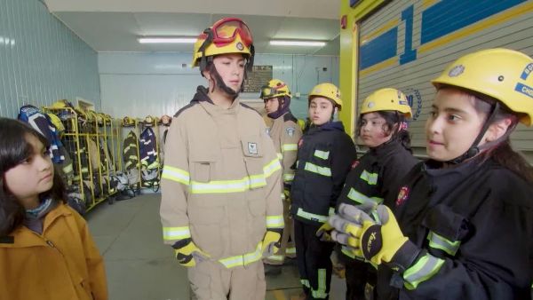 La isla Grande de Flo T03 Capítulo 9: "Descubriendo el Mundo Bomberil"