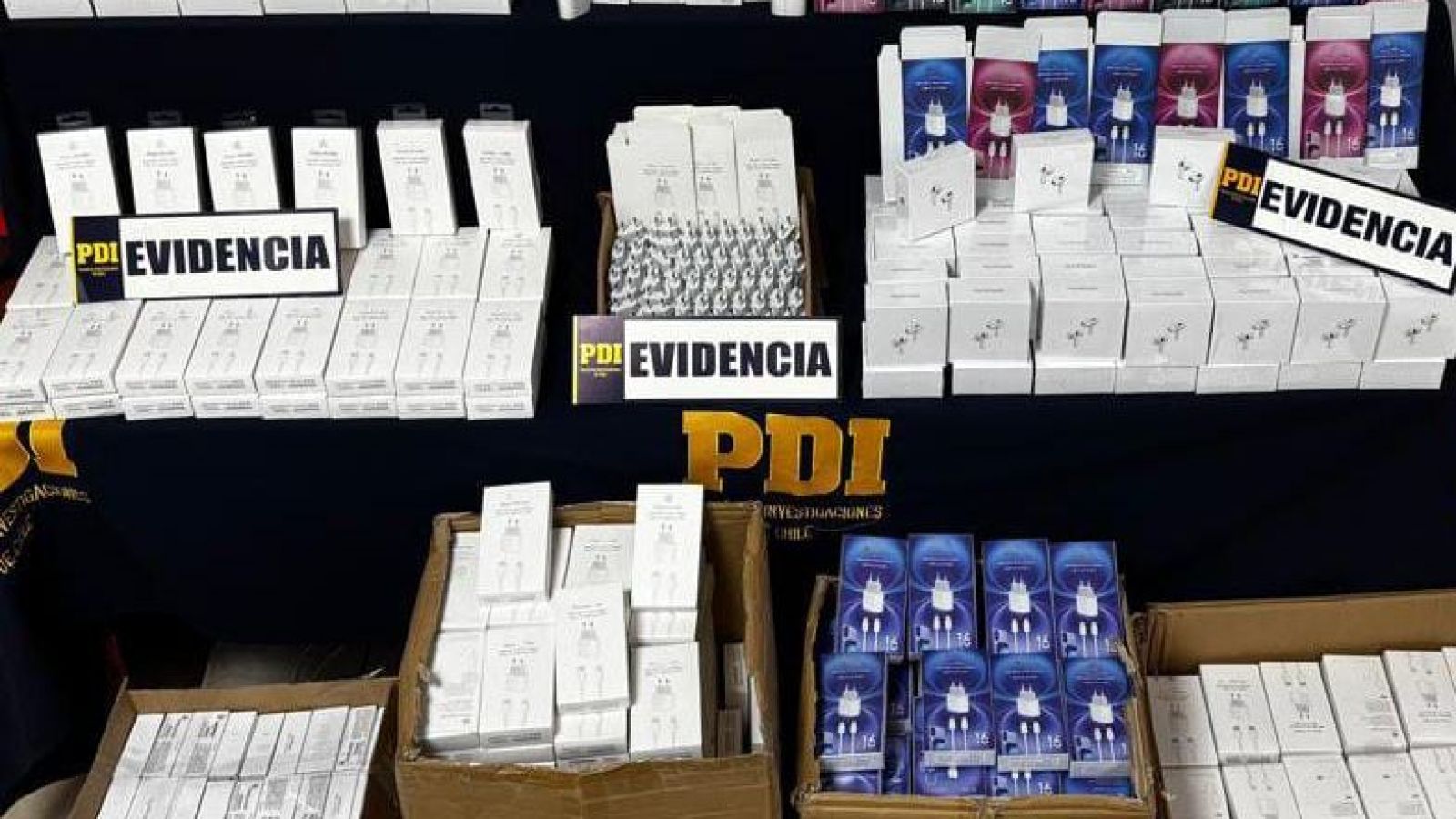 Incautan más de $210 millones en productos falsos de teléfonos en barrio Meiggs