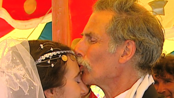 "Tito agarró una guagua en el aire": Blanca Lewin revela anécdotas junto a Héctor Noguera en "Romané"

