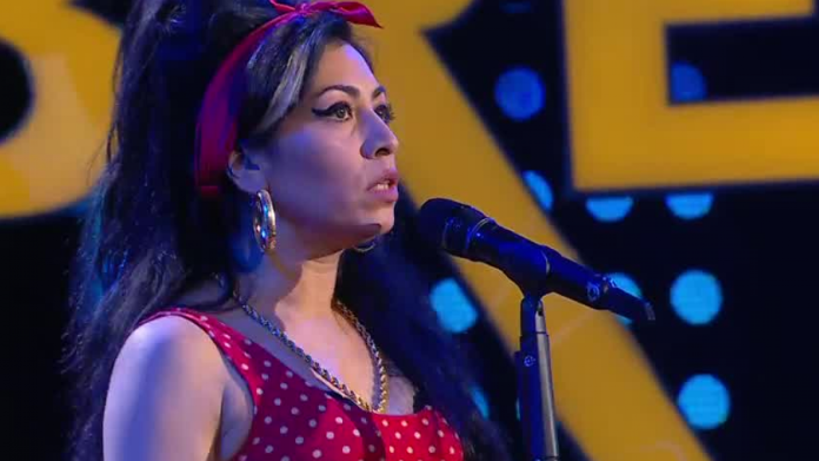 El estilo intenso y único de Amy Winehouse en Mi Nombre Es

