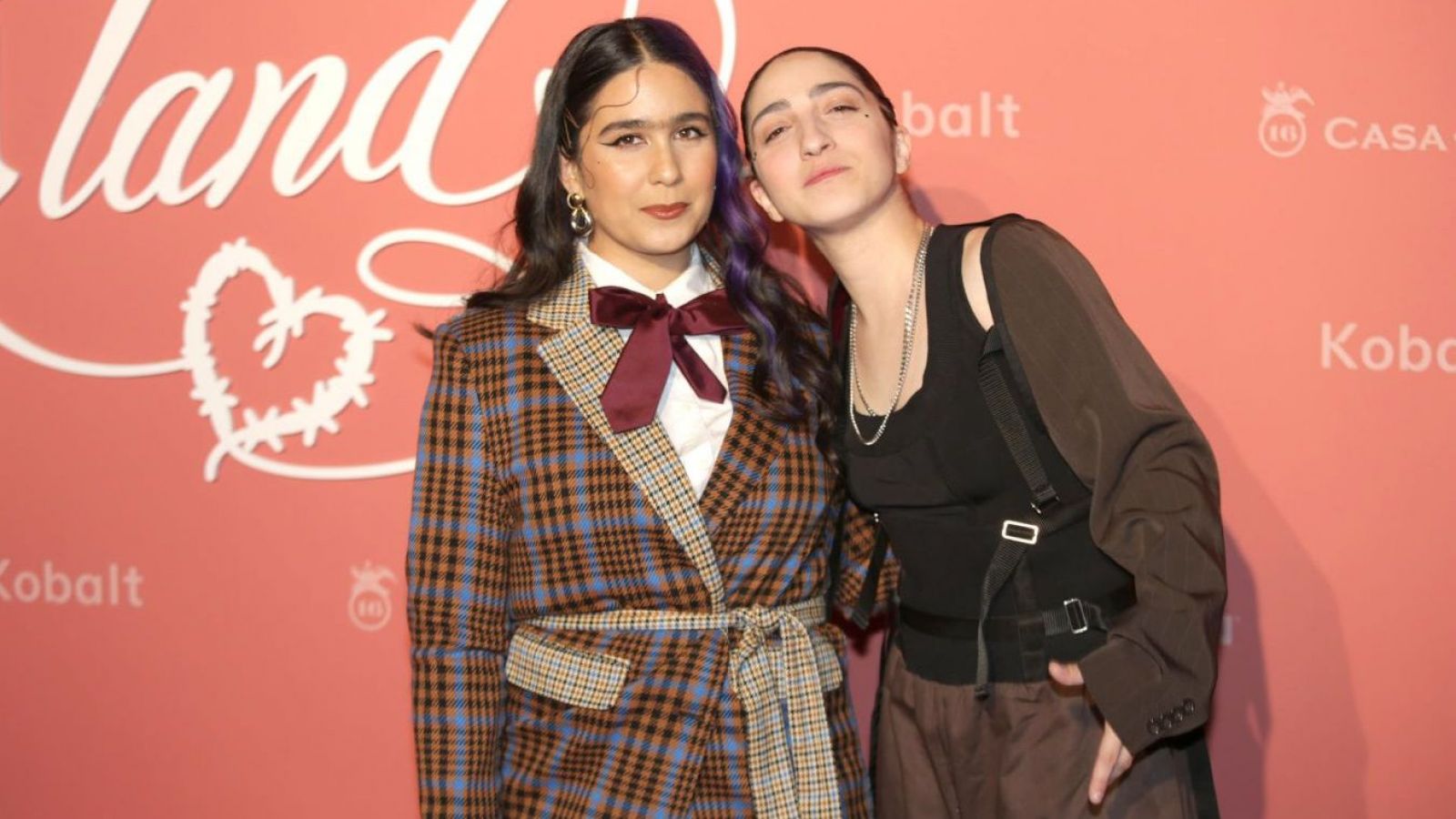 Gemeny Hernández junto a Emily Estefan.
