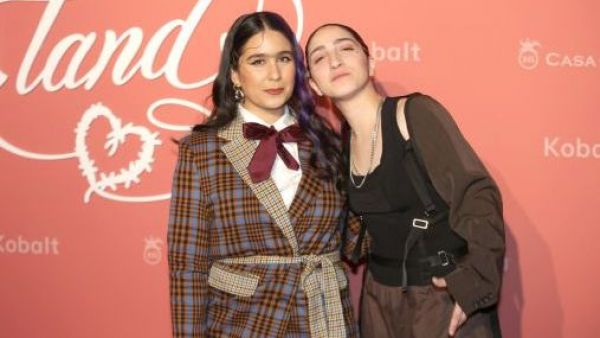 Gemeny Hernández junto a Emily Estefan.