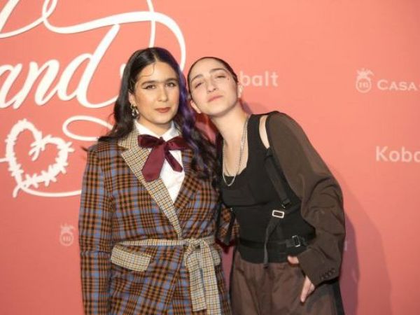 Gemeny Hernández junto a Emily Estefan.