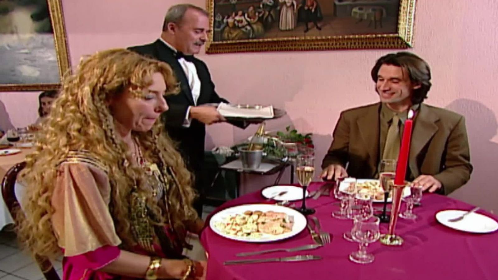 Inesperado reencuentro: Revive el momento de este viernes de "Romané"
