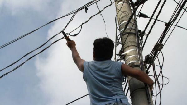 Más de 800 querellas de CGE: "Colgados" causan pérdidas por $2.700 millones
