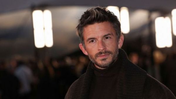 People nombra a Jonathan Bailey como el "Hombre vivo más sexy" del mundo
