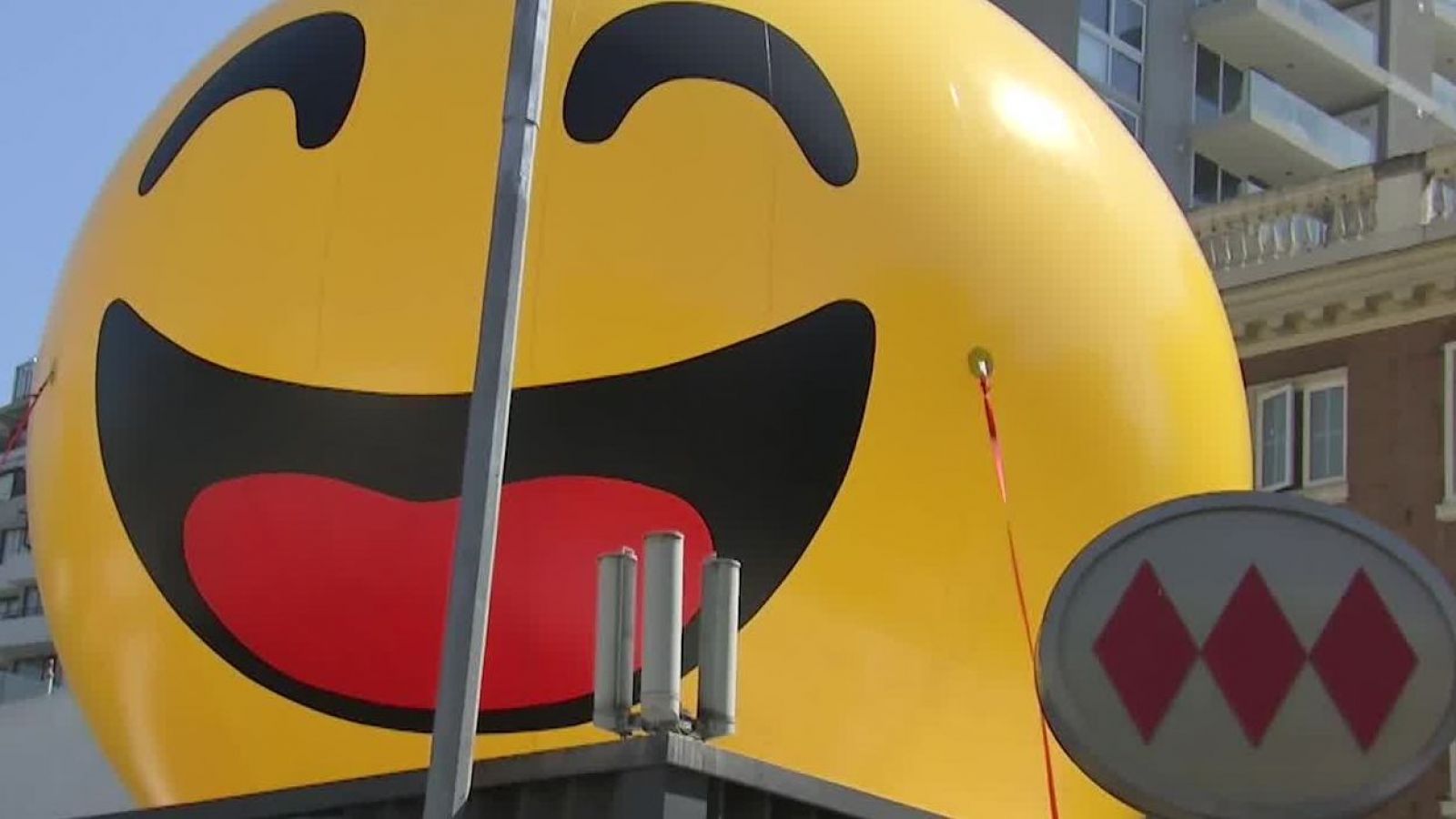 Metro los Leones se llena de color con "Hecho en Casa Fest"
