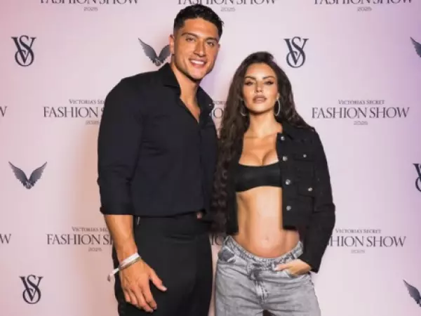 Emilia Dides y Sammis Reyes anuncian el sexo de su bebé con llamativo video
