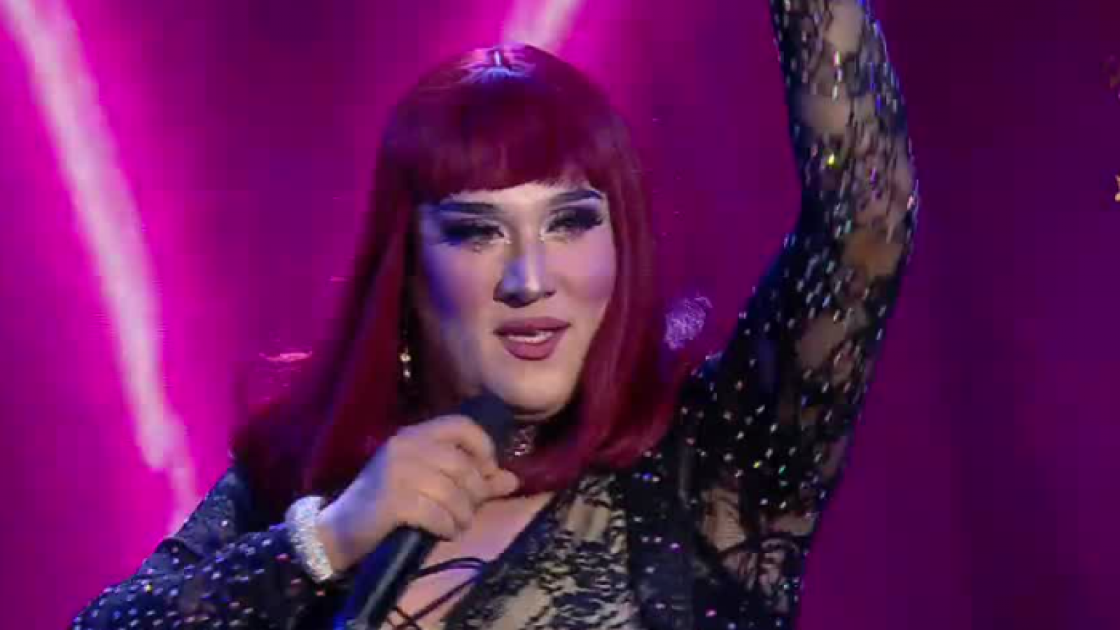 Cher: Glamour y nostalgia en una sola presentación
