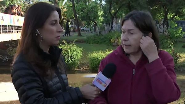 Autos quedaron flotando en paso nivel en Nuñoa
