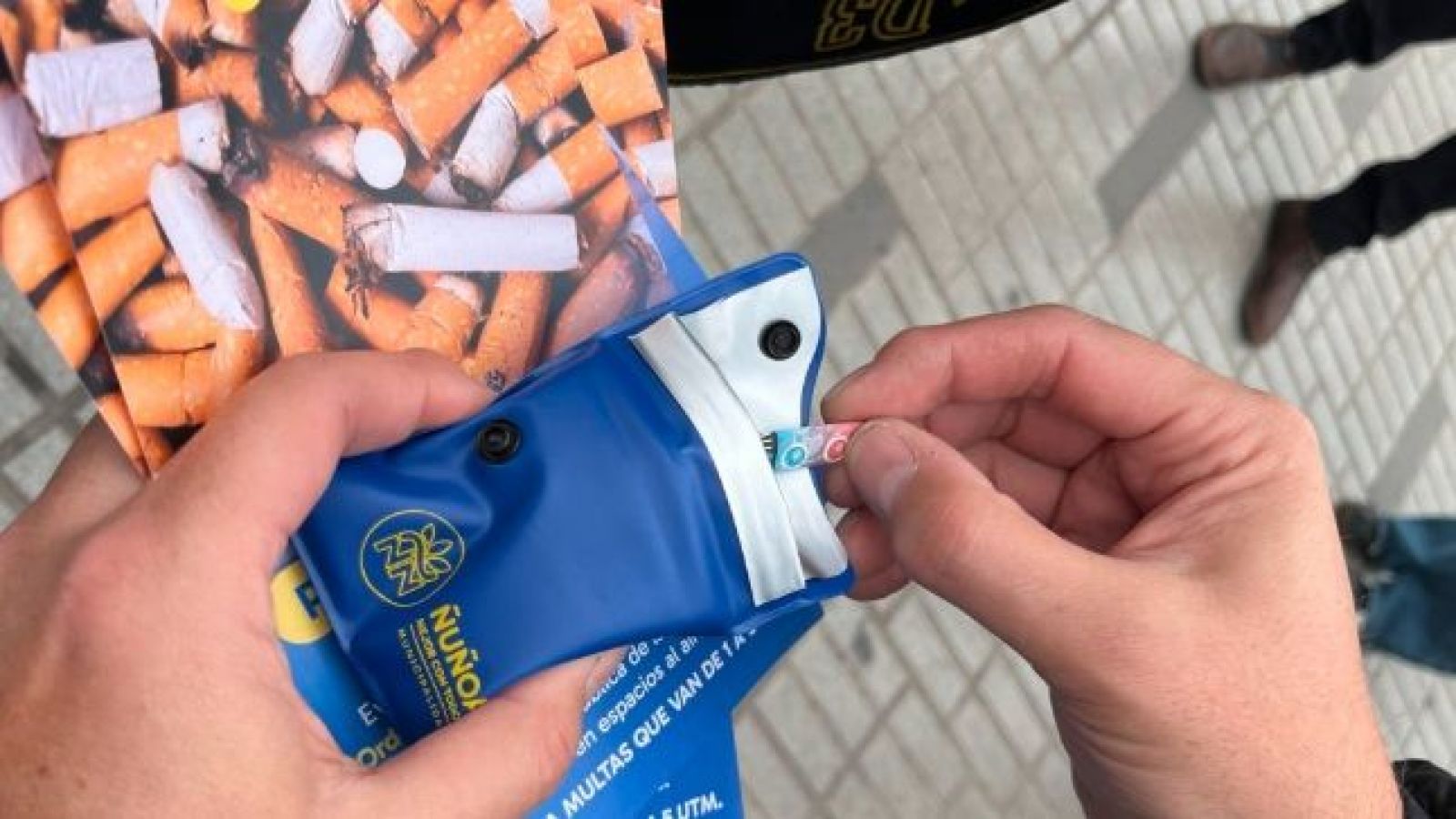 Multas de hasta $347.000: Ñuñoa lanzó "Cero Colillas" con partes de cortesía