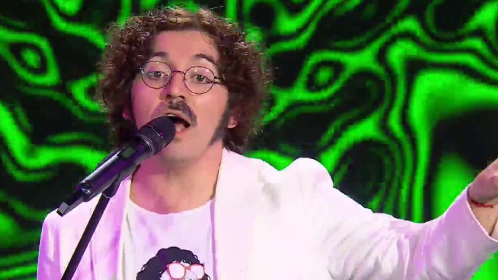Charly García vuelve por un lugar en "Mi Nombre Es"

