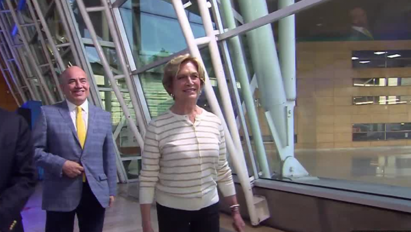"Siempre me ha gustado tratar de llegar a consensos": La llegada de Evelyn Matthei al debate ANATEL

