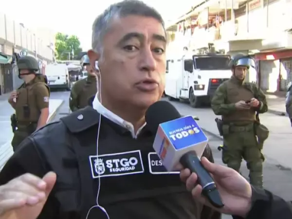 Alcalde de Santiago Mario Desbordes en barrio Meiggs