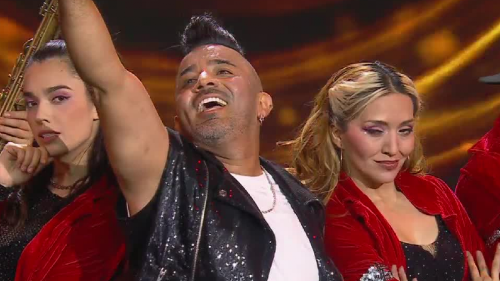 Incluyó homenaje a Michael Jackson: Tomo Como Rey enciende el escenario de Mi Nombre Es
