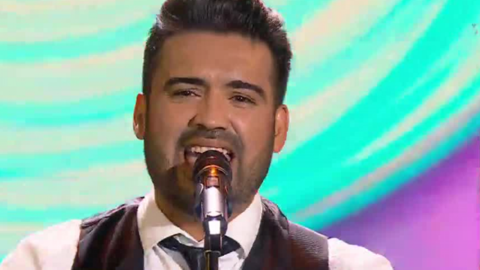 Todo el romanticismo y carisma de Luis Fonsi en Mi Nombre Es
