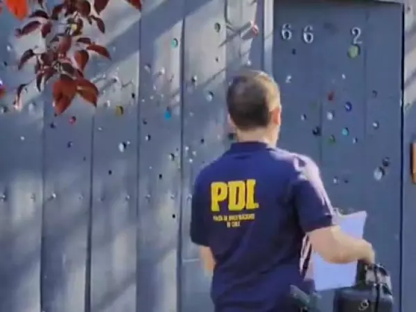 PERIDICIAS DE LA PDI EN CASA DEL CRIMEN DE EDUARDO CRUZ COKE