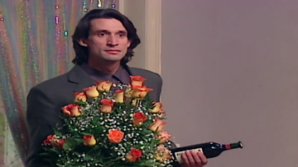 Flores, vino y dos hermanos: Mira el momento de este jueves de "Romane"
