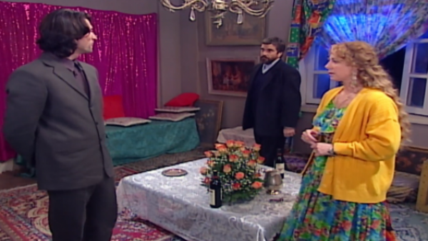 <p>Juan y Rafael junto a Jovanka en Romané </p>Romané - T1E129 | Un vino para tres
