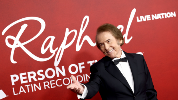 <p>Raphael en los Latin Grammy </p>Raphael es homenajeado como "Persona del Año" en los Latin Grammy 2025

