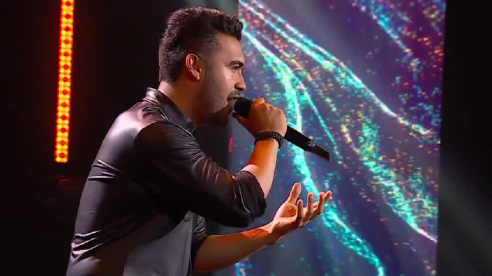 Toda la fuerza del canto de Luis Fonsi en Mi Nombre Es
