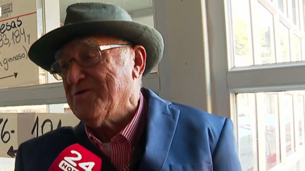Adulto mayor como vocal de mesa en Talcahuano