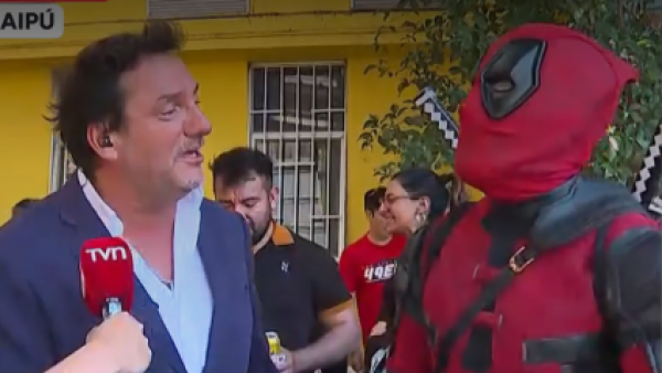 Del Universo Marvel a Maipú: Se nos apareció Deadpool en plena elección

