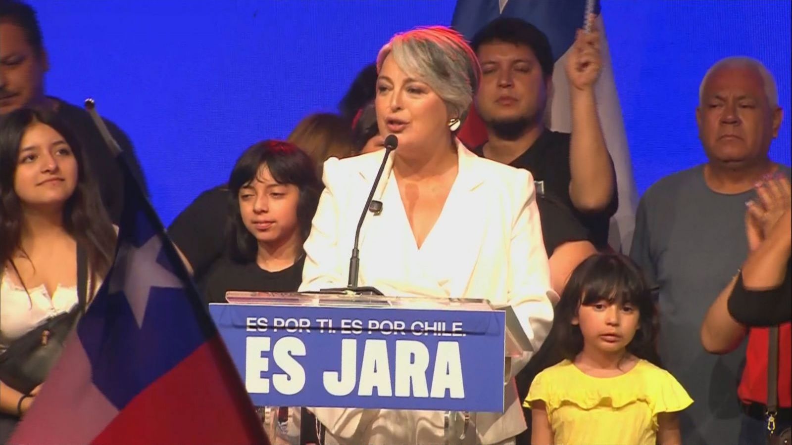 Jara valora paso a segunda vuelta: "La democracia en nuestro país hay que cuidarla y valorarla"
