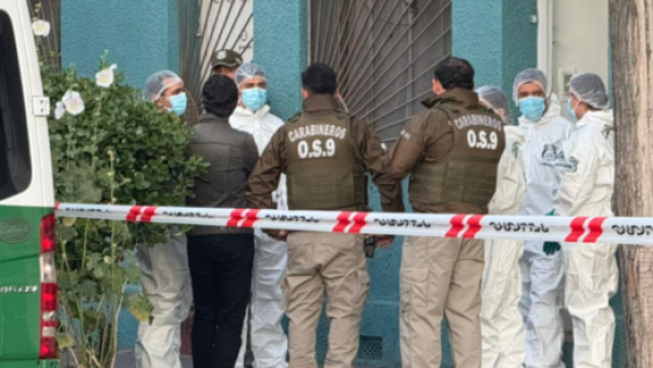 Llamó a sus hijos para pedirles perdón: Sujeto asesina a su pareja en Santiago Centro
